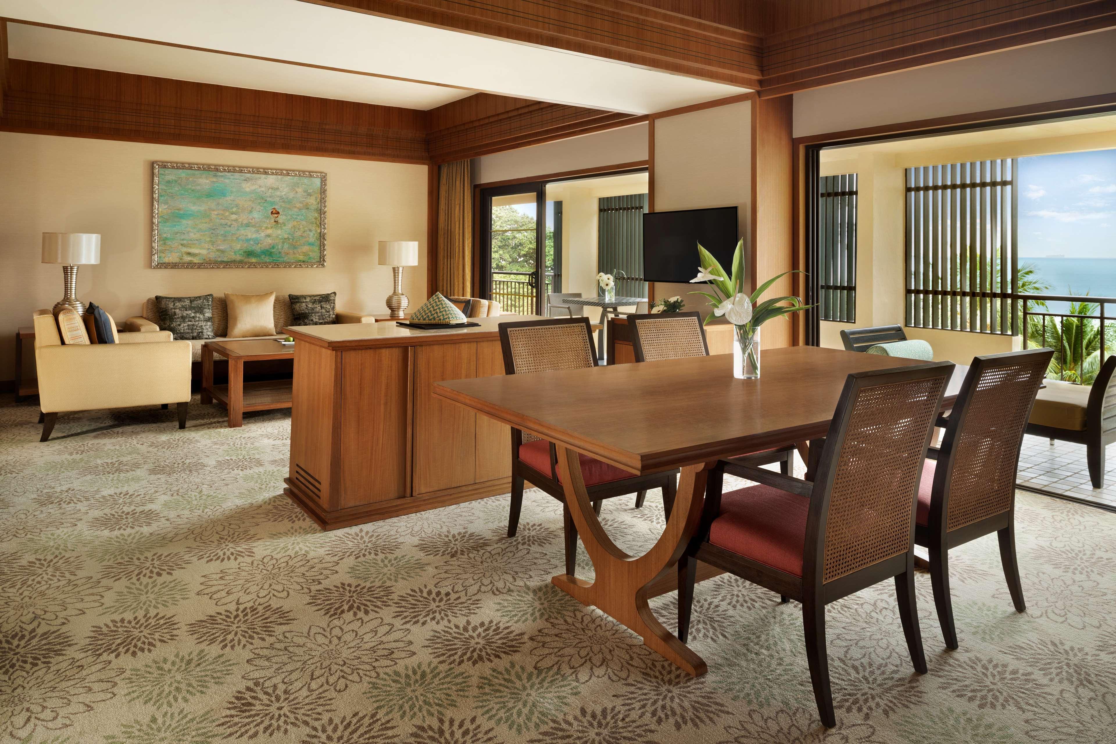 Shangri-La Rasa Sayang, Penang Batu Feringgi Exteriér fotografie A suite at the Four Seasons Resort Maui