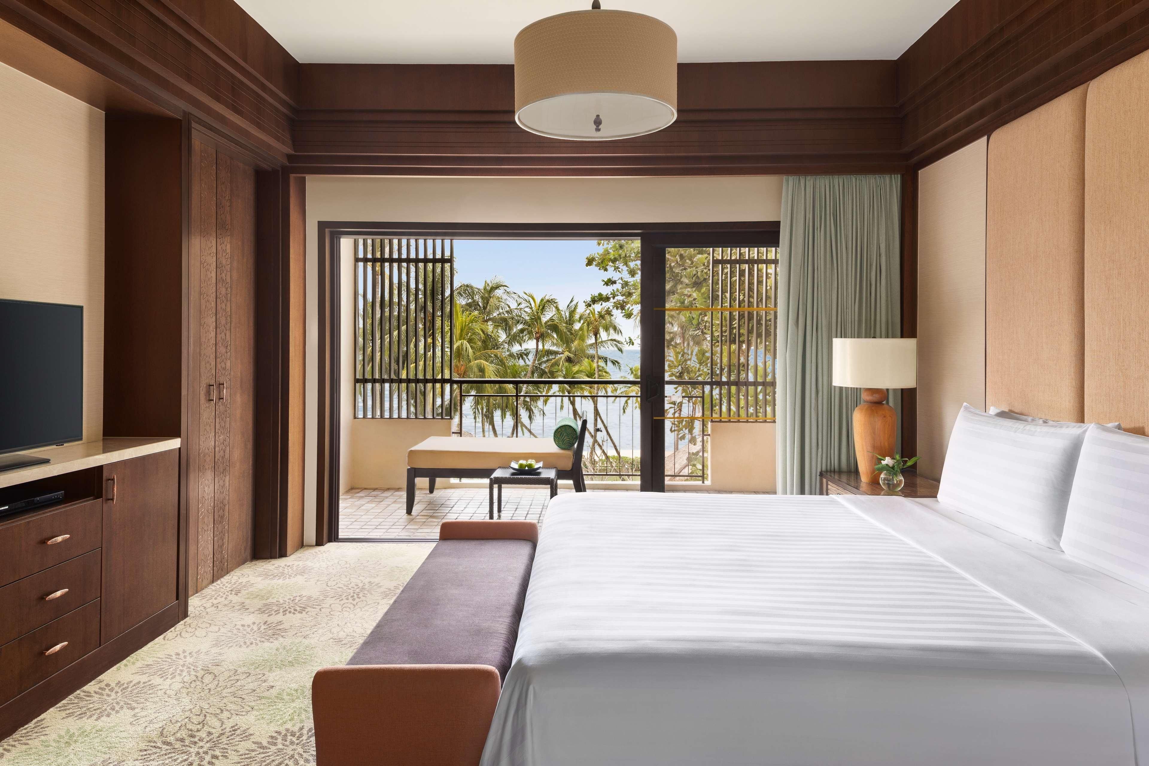 Shangri-La Rasa Sayang, Penang Batu Feringgi Exteriér fotografie A guest room at The Westin Maldives