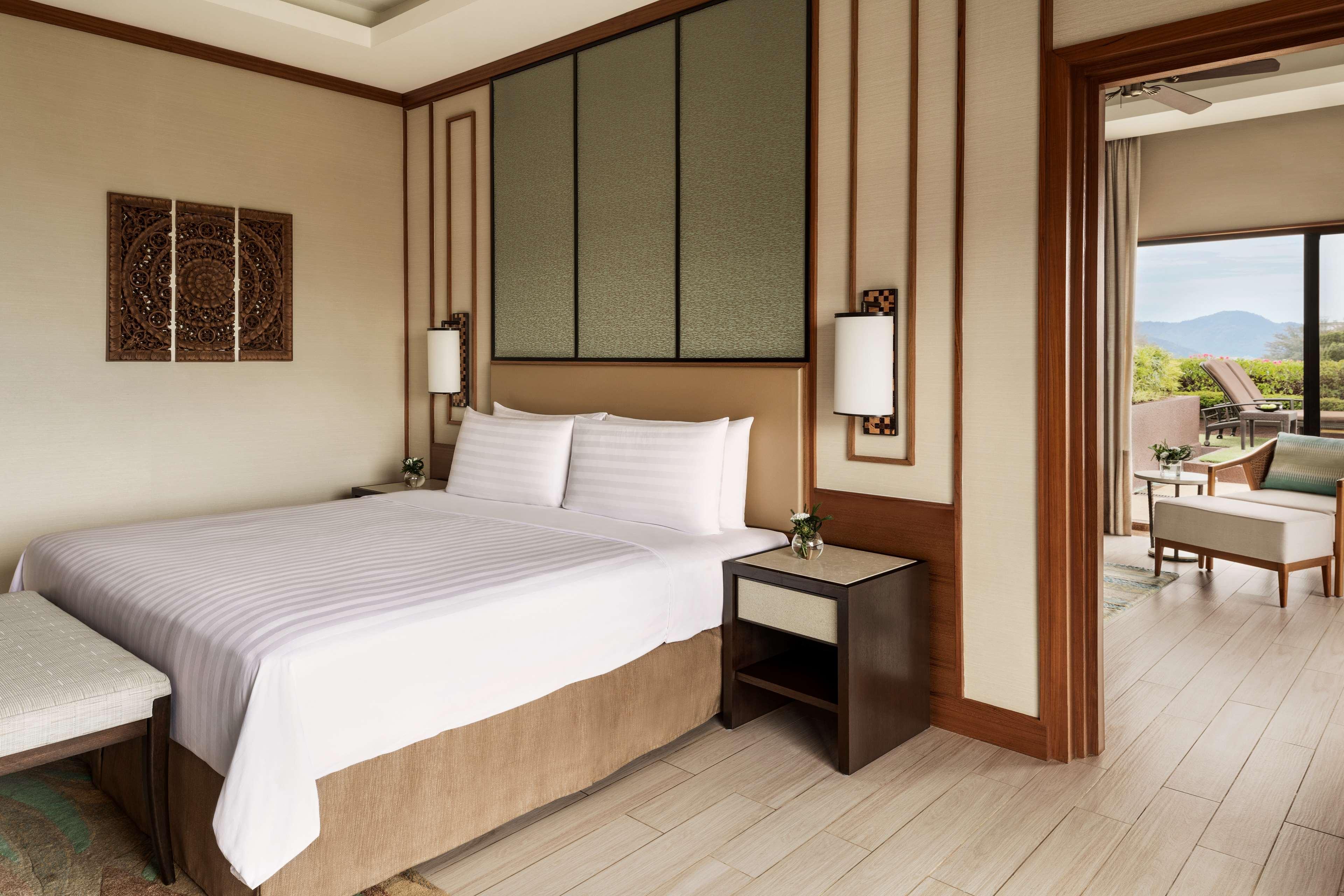 Shangri-La Rasa Sayang, Penang Batu Feringgi Exteriér fotografie A bedroom at the hotel