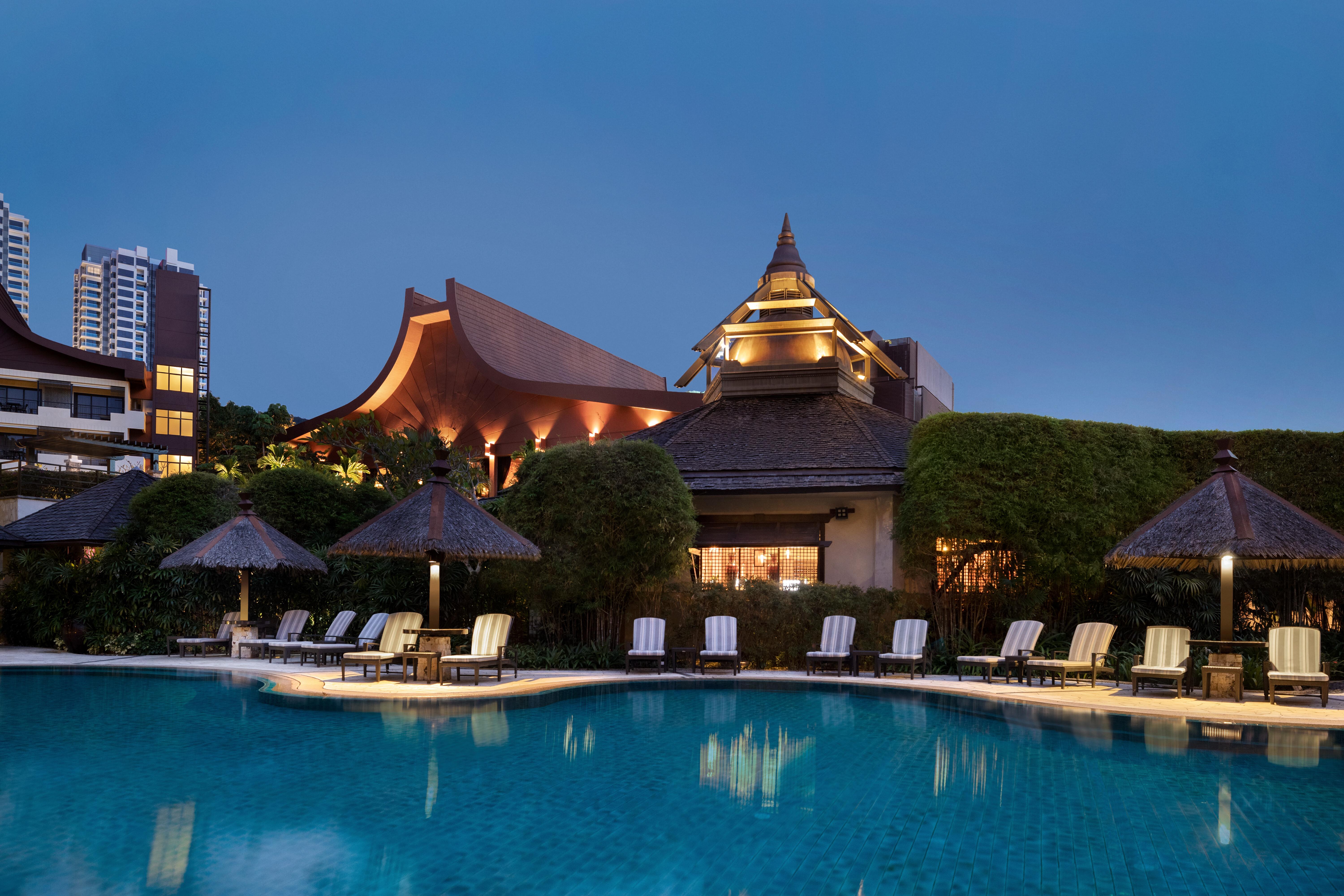 Shangri-La Rasa Sayang, Penang Batu Feringgi Exteriér fotografie The swimming pool at the hotel
