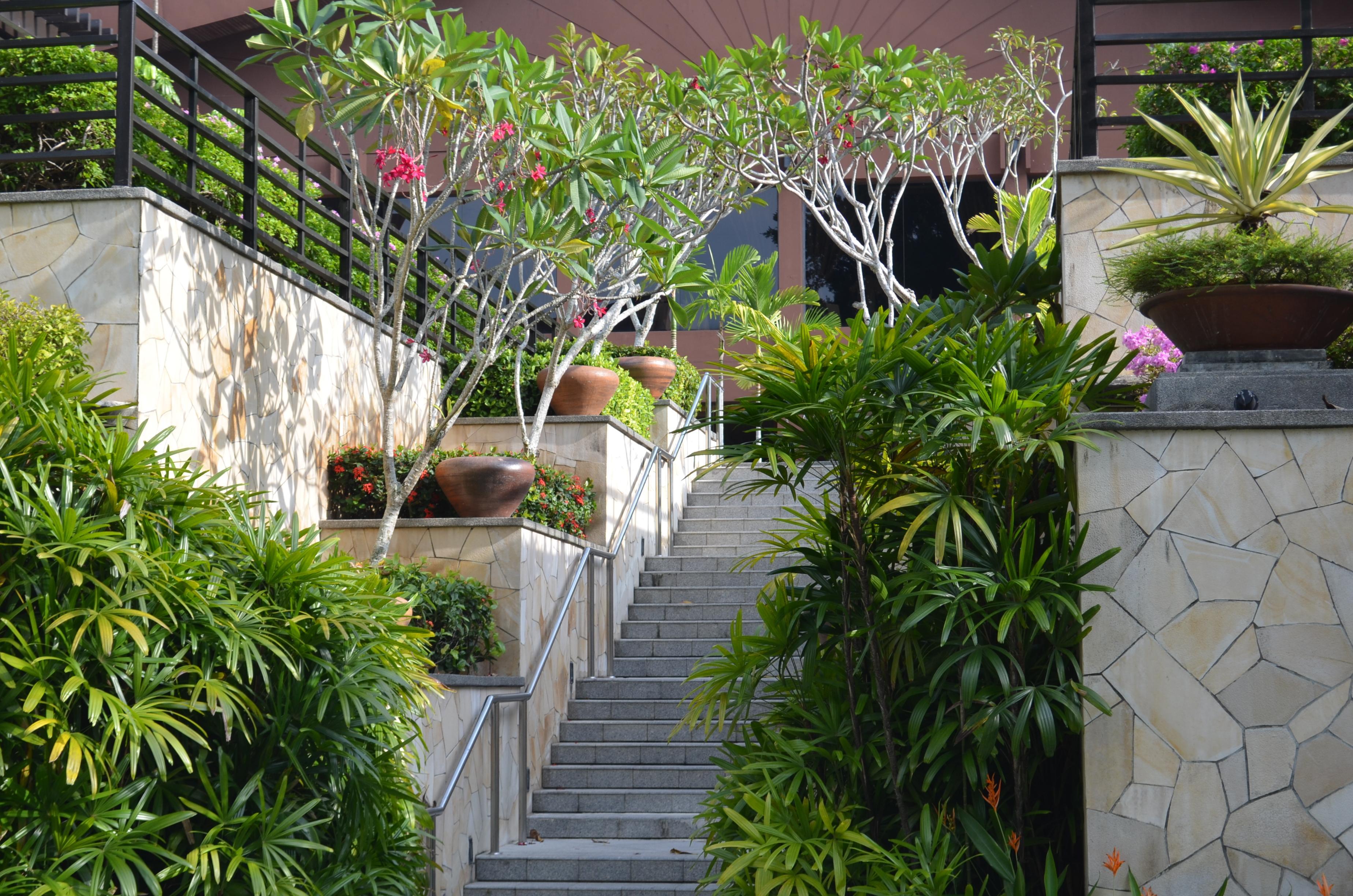 Shangri-La Rasa Sayang, Penang Batu Feringgi Exteriér fotografie The staircase at the hotel