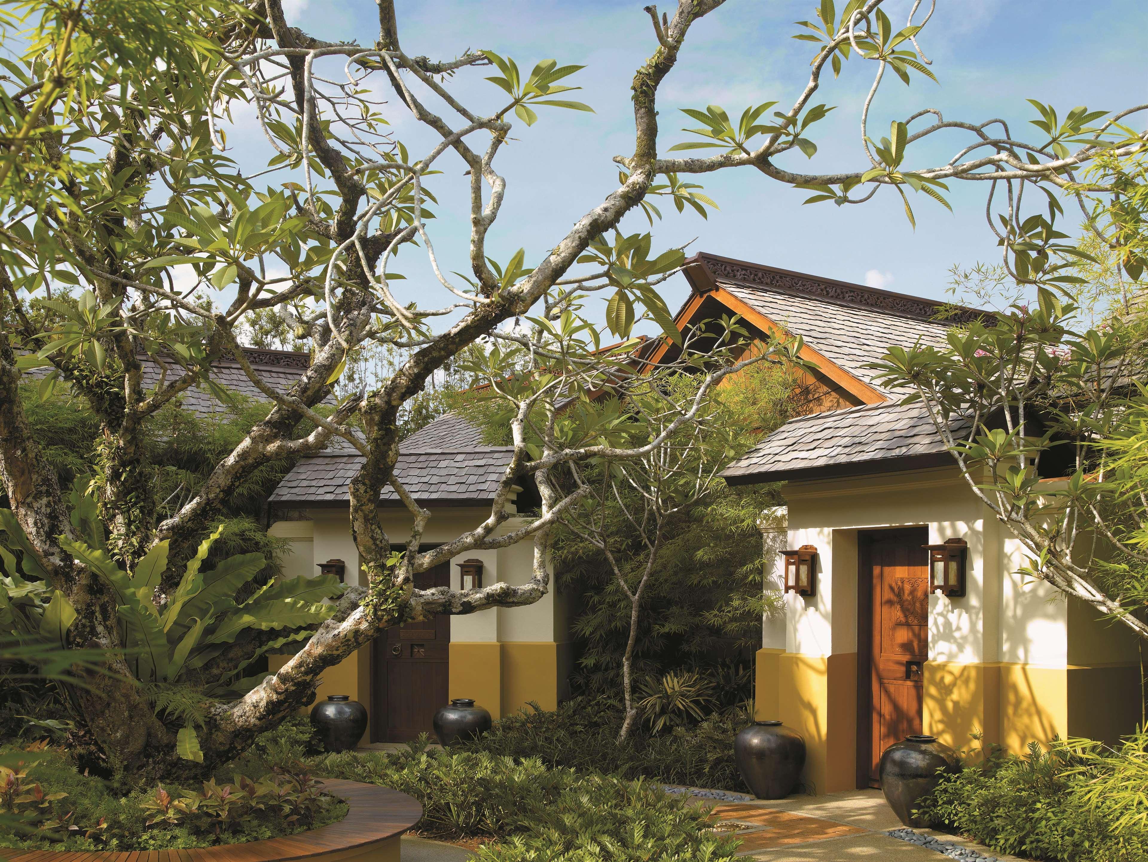 Shangri-La Rasa Sayang, Penang Batu Feringgi Exteriér fotografie A villa at the Four Seasons Resort